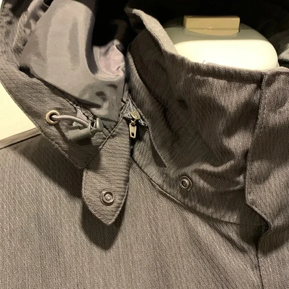 REI Elements Co-Op winter jacket black with removable hood - Picture 7 of 10